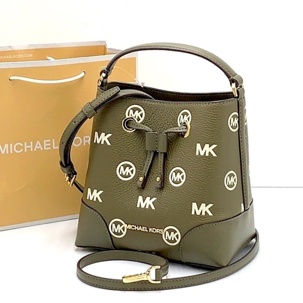 MICHAEL KORS
Mercer Small Logo Embossed Leather Bucket Bag
COLOR OLIVE